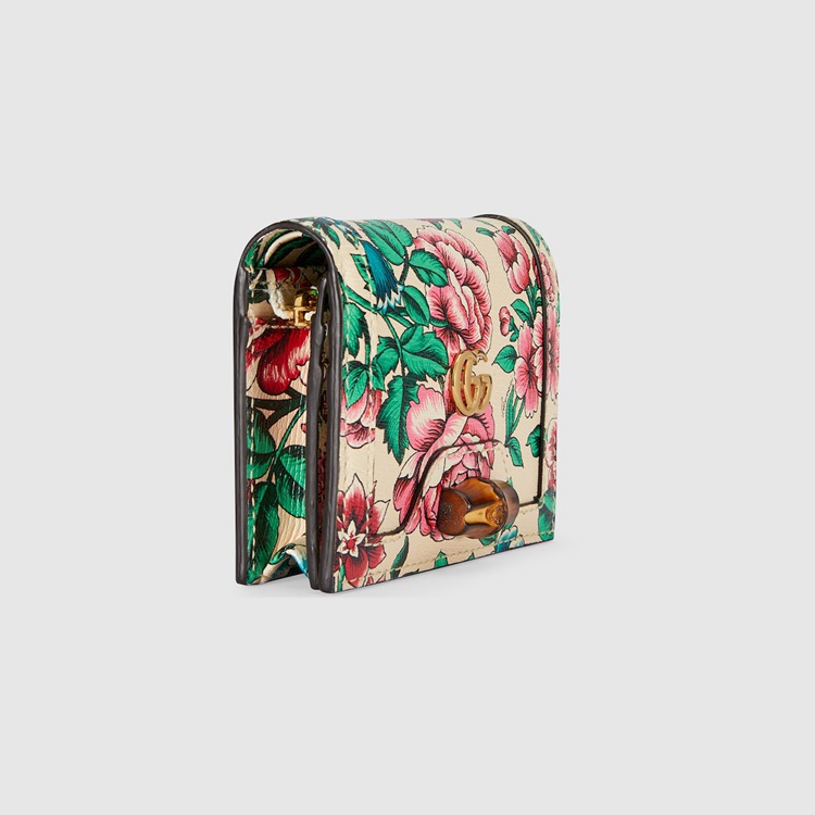 658244.AAB7O.8464.007.080.0000.Light Gucci Diana card case wallet
